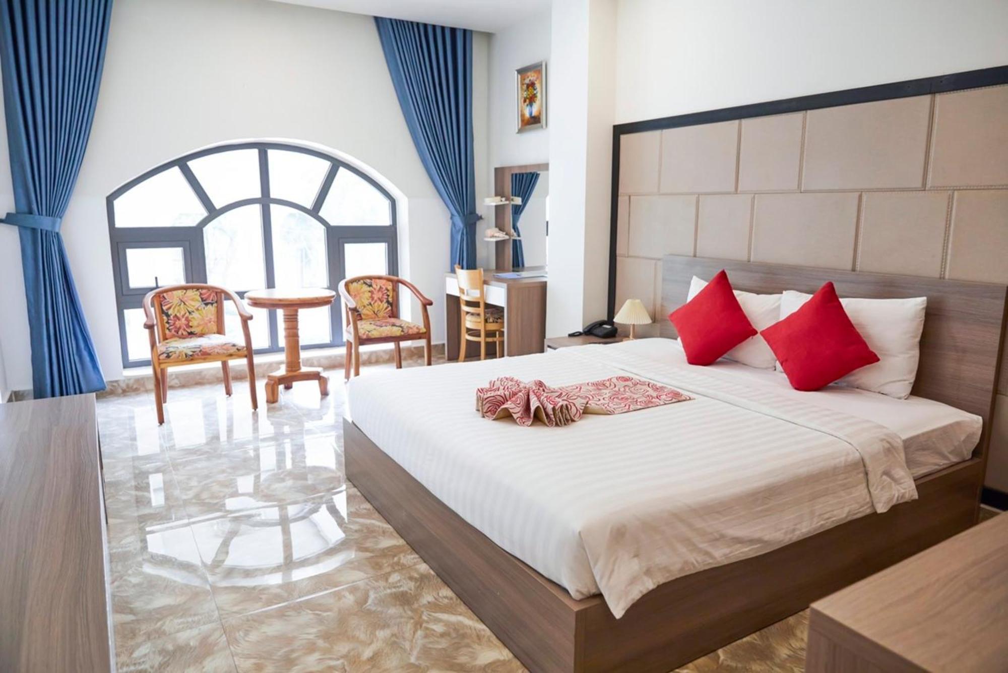 Khang Thinh Hotel Long Thanh Exterior photo